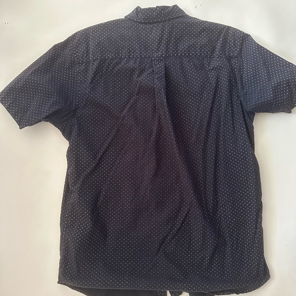 Obey - Men’s 100% Cotton button down - Picture 3 of 3